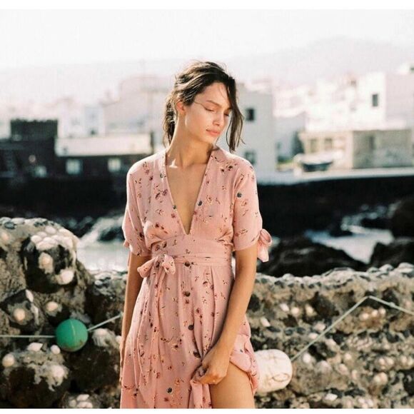 Faithfull the Brand Nina Dress in Salina Floral Print Midi - Picture 1 of 14